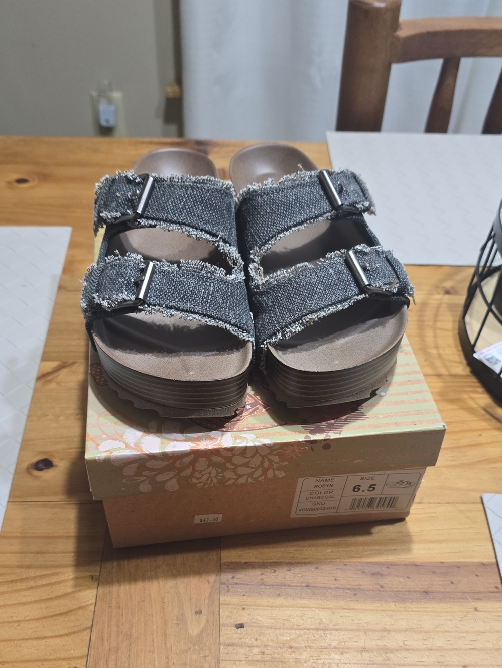 NEW IN BOX Women's Size 6.5 Frayed Double-Strap Sandals in Charcoal